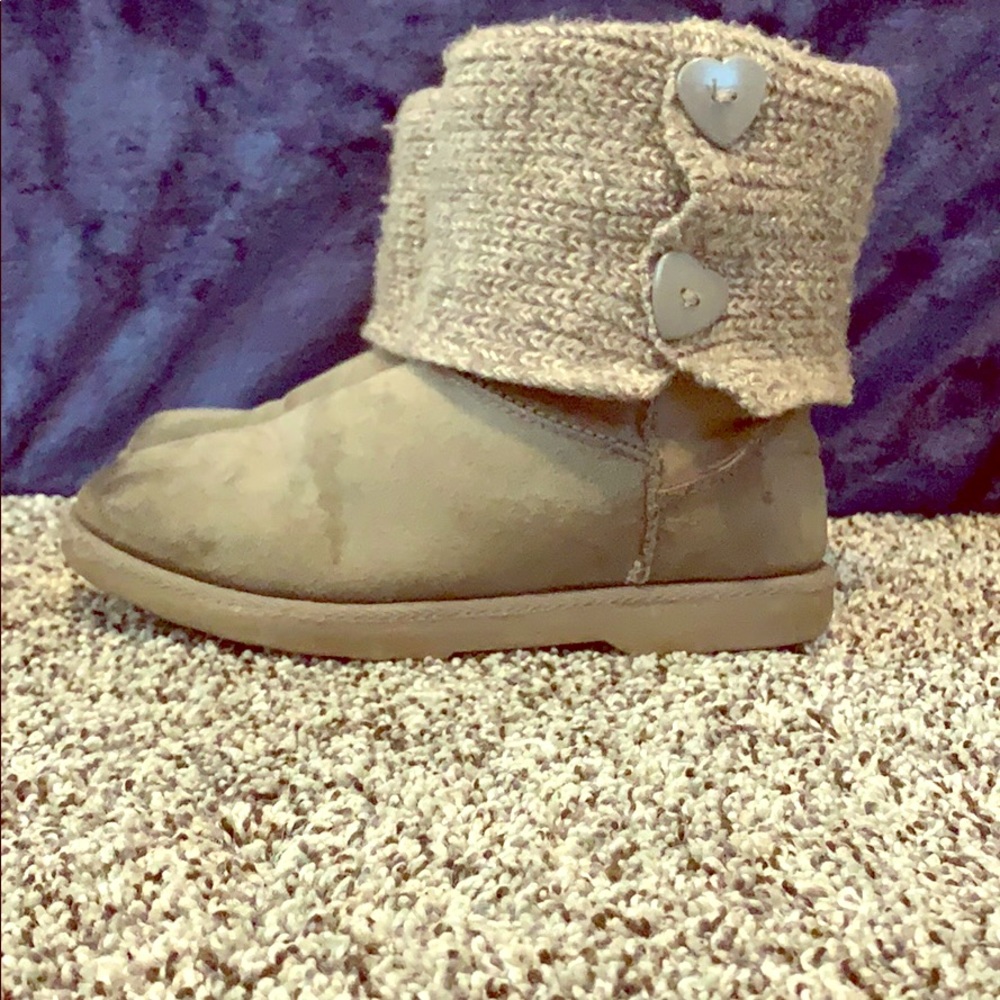 Grey boots